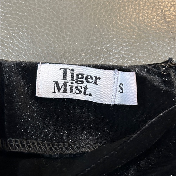 Tiger Mist Black Velvet One-Shoulder Top and Pants Set. Attached set. Size S. - Picture 6 of 7